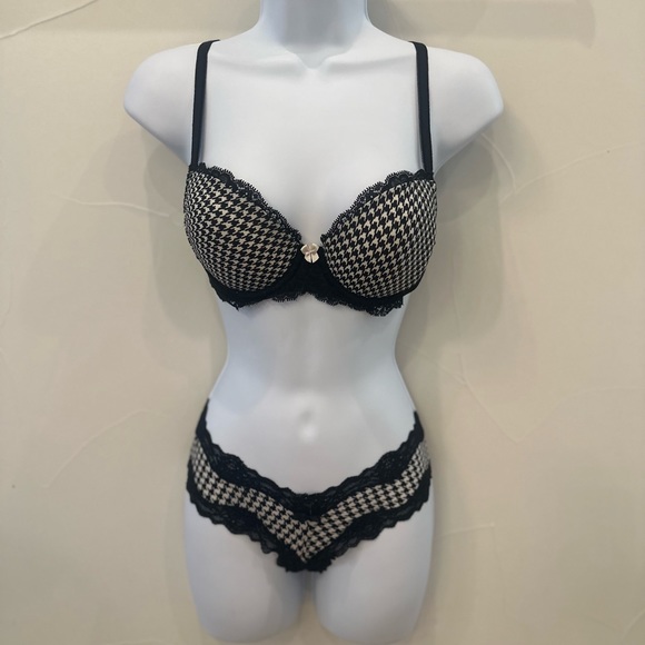 Victoria Secret Houndstooth Bra & Panty Set 32c / XS - Picture 4 of 9